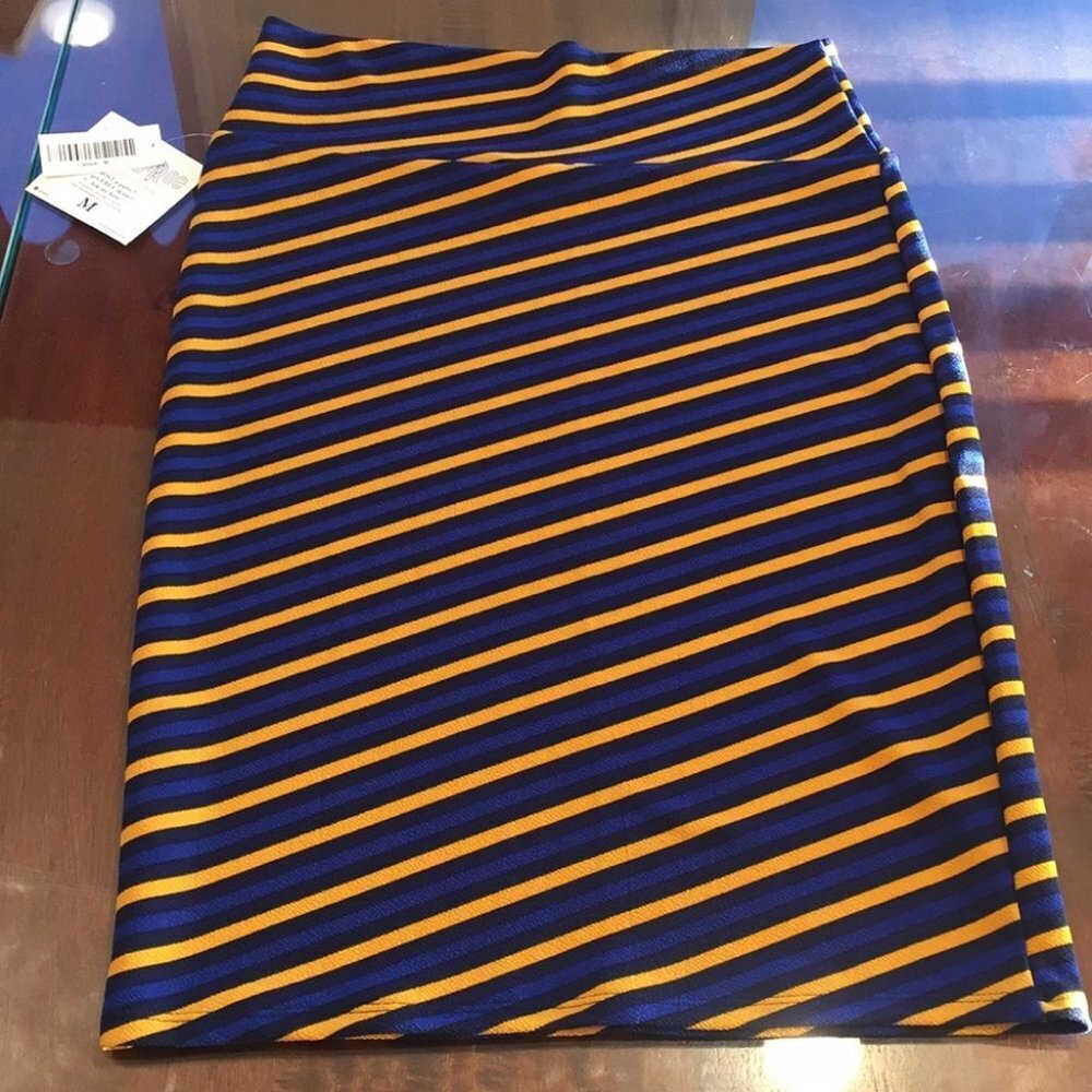 M LuLaRoe Cassie Skirt B06 17‎